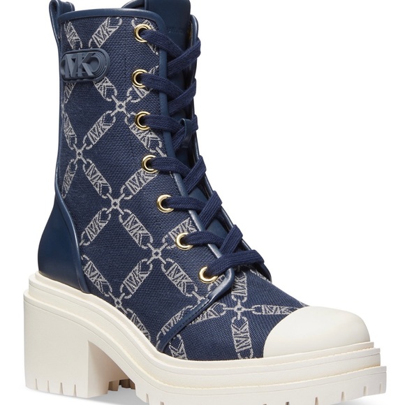 Micheal Kors snow boots - Picture 1 of 5